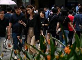 Real Median Income in Singapore Declines by 4.5% in Early 2023