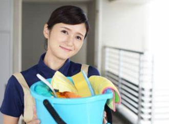 Domestic Helper in Singapore Thanks Employers for Helping Her Learn to Drive