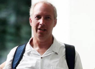 Prosecution Seeks Jail Time and Fine for Briton Over Mask Violations