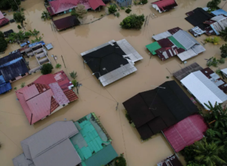 Malaysia Braces for Severe Flooding as Monsoon Season Hits; Thousands Seek Shelter